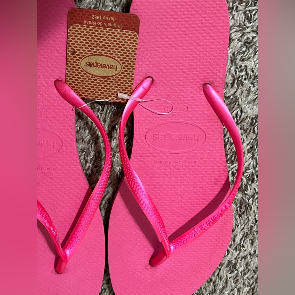 NWT Havaianas Slim SZ 11-12 Electric Pink Sandals - Picture 3 of 5